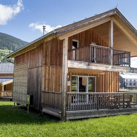 Charming Chalet In Sankt Georgen Ob Murau On Slopes סנט לורנזן אוב מוראו